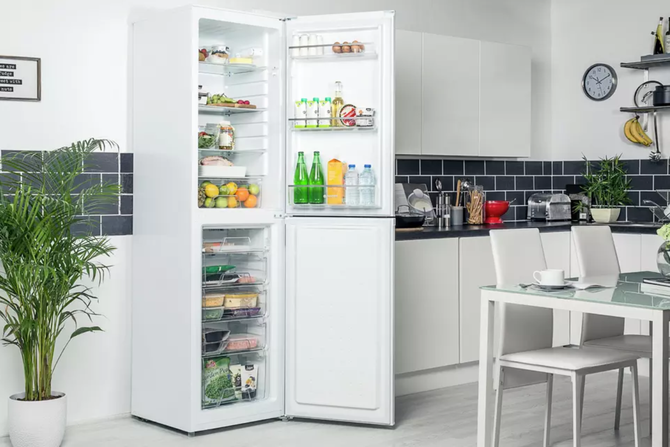 How does room temperature affect fridge freezers?