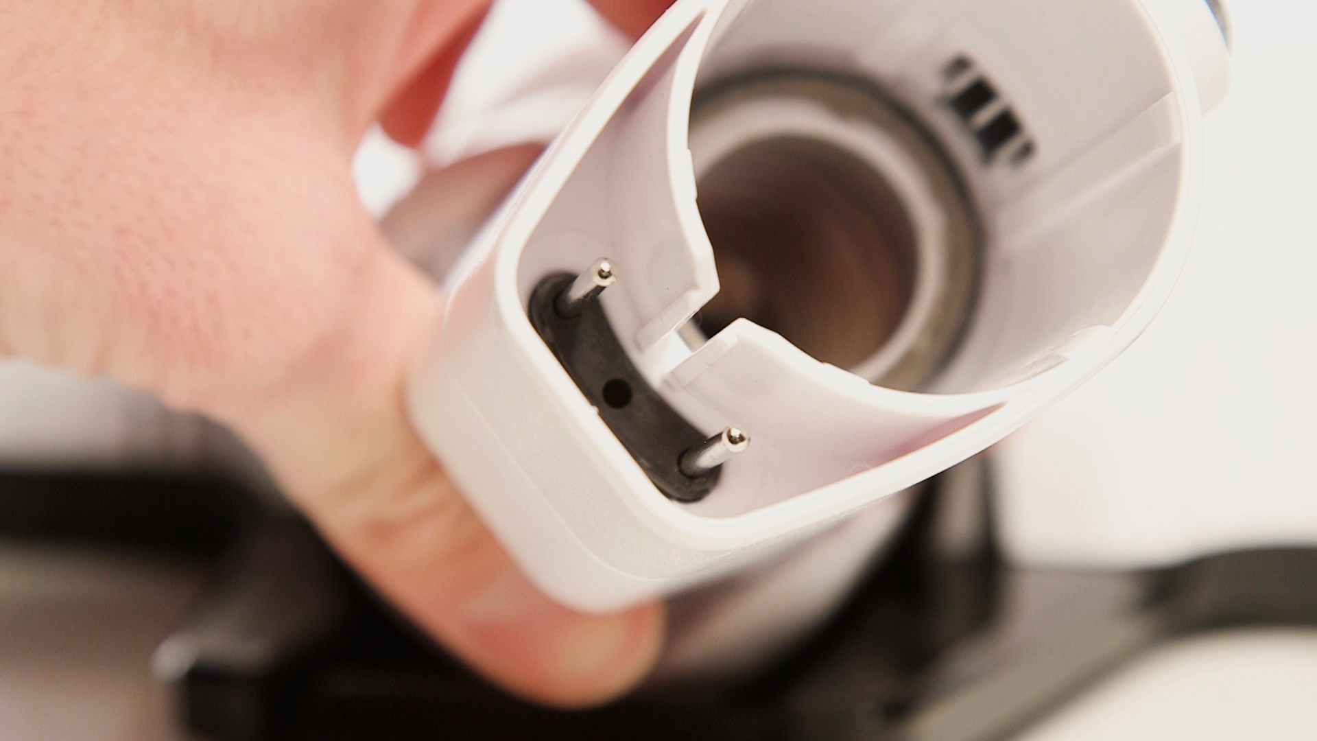 Argos Product Support for Bush 25.2 Volts Cordless Vacuum Cleaner (416/